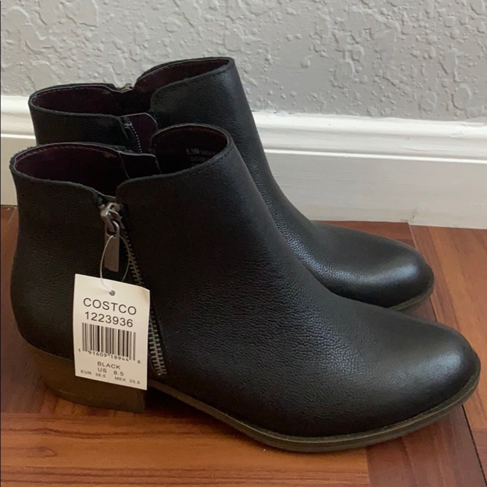 Black boots